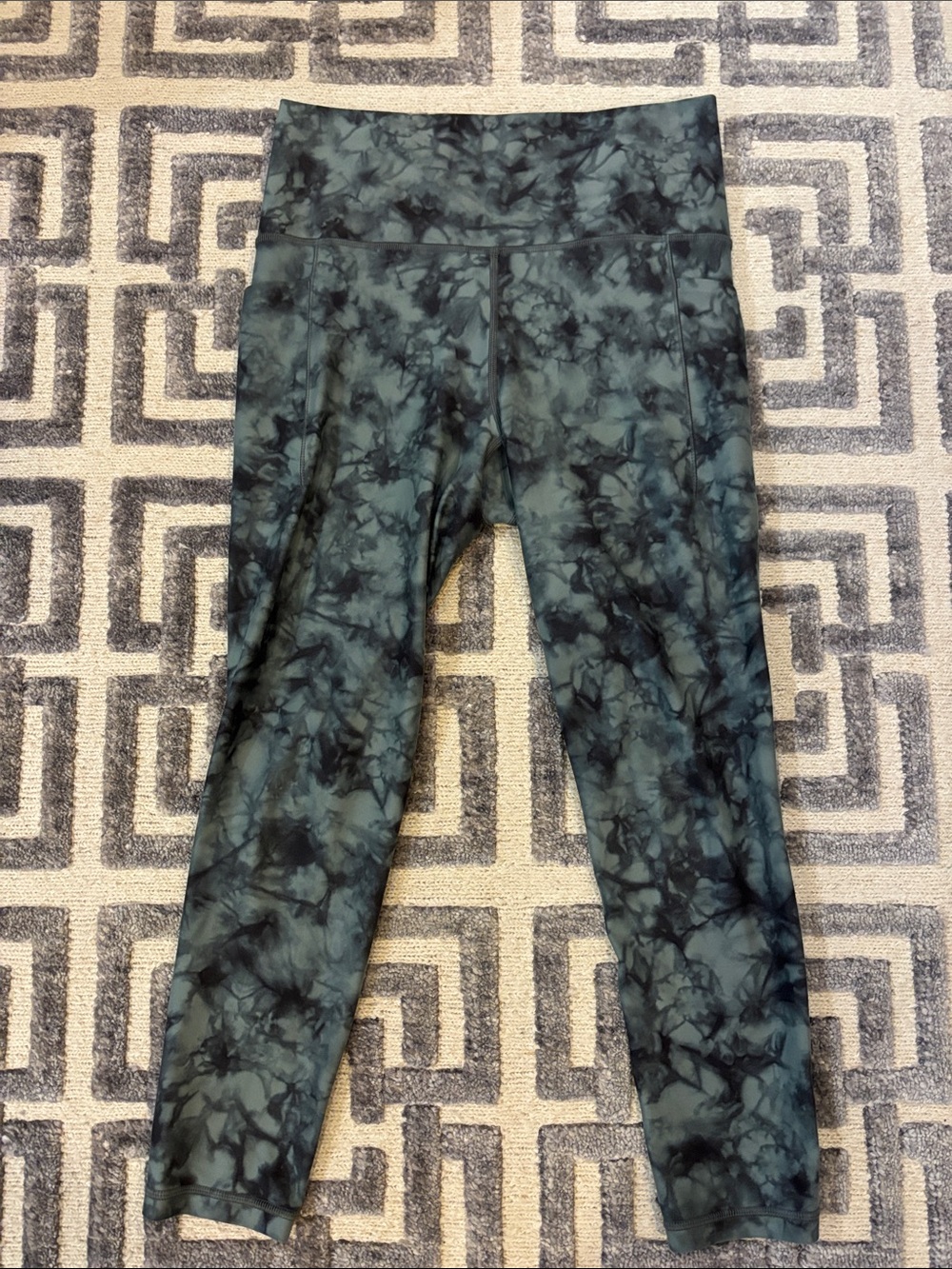 Athleta gray tye-dye set - Picture 4 of 5